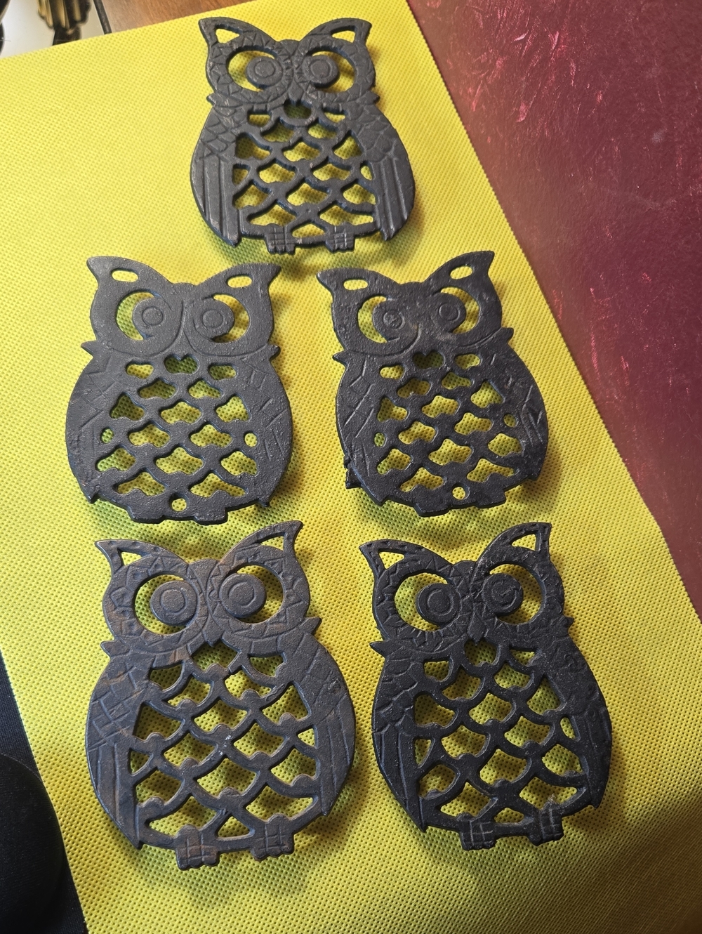 VTG Black Cast Iron Set Of 5 Owl Trivet Set